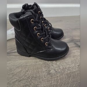 Girls Toddler Back Quilted Boots Size 6 NWT
